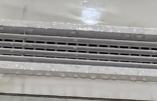 中央空调出风口冷凝水解决办法是什么(图2) 中央空调出风口冷凝水解决办法是什么(图2)