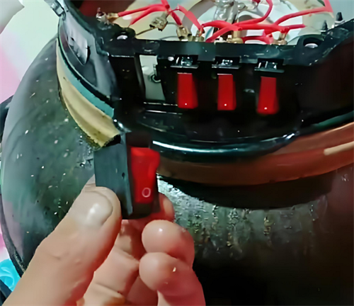 电热锅开关坏了怎么修(图2) 电热锅开关坏了怎么修(图2)