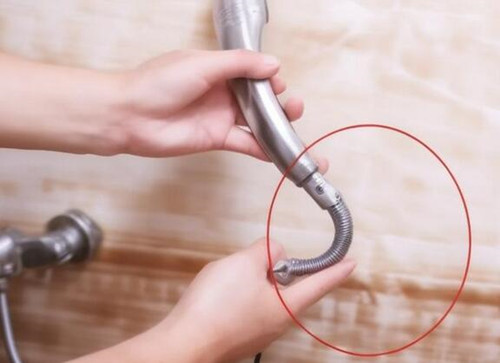 花洒水管漏水怎么维修(图2) 花洒水管漏水怎么维修(图2)