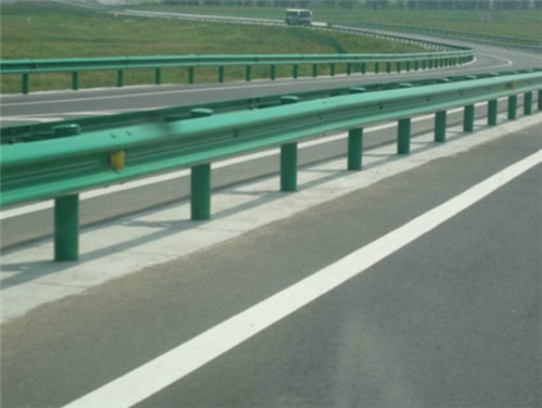 公路换护栏1公里人工费 公路护栏安装注意事项(图2) 公路换护栏1公里人工费 公路护栏安装注意事项(图2)