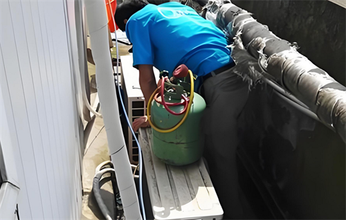 空调上门加氟多少钱一次(图3) 空调上门加氟多少钱一次(图3)