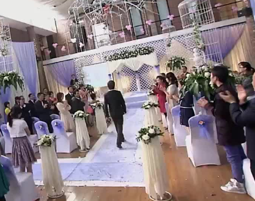 婚礼上后妈上台吗 法律上后妈该不该叫妈(图3) 婚礼上后妈上台吗 法律上后妈该不该叫妈(图3)