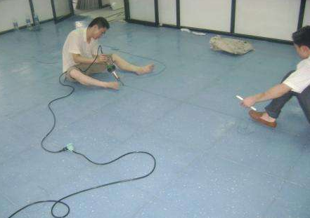 安装静电地板流程是什么 安装静电地板对场地的要求(图3) 安装静电地板流程是什么 安装静电地板对场地的要求(图3)