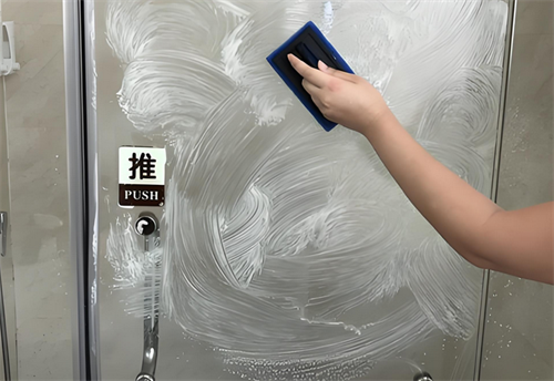 玻璃顽固水垢怎么去除(图1) 玻璃顽固水垢怎么去除(图1)