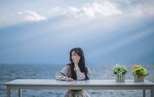 和男友分手了放不下怎么办 分手后放不下的女人有哪些表现(图3) 和男友分手了放不下怎么办 分手后放不下的女人有哪些表现(图3)