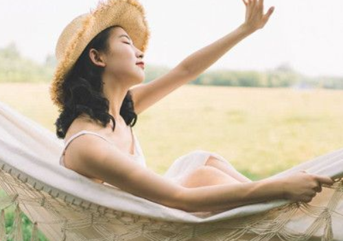 女生说自己笨怎么回复 女生说自己笨代表什么(图3) 女生说自己笨怎么回复 女生说自己笨代表什么(图3)