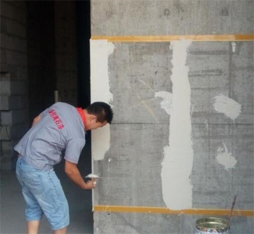 油漆工工资多少钱一天 怎样选择合格的油漆工(图4) 油漆工工资多少钱一天 怎样选择合格的油漆工(图4)