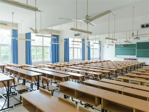 学校教室买窗帘,学生要出钱吗?(图2) 学校教室买窗帘,学生要出钱吗?(图2)