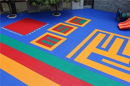 幼儿园悬浮拼装地板怎么样 难怪现在的幼儿园装修都用它