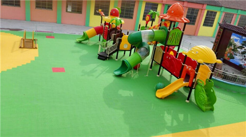 幼儿园悬浮拼装地板怎么样 难怪现在的幼儿园装修都用它(图5) 幼儿园悬浮拼装地板怎么样 难怪现在的幼儿园装修都用它(图5)