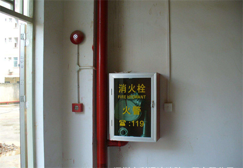 买门面房内有消防栓是正常吗?门面房50多平方(图2) 买门面房内有消防栓是正常吗?门面房50多平方(图2)