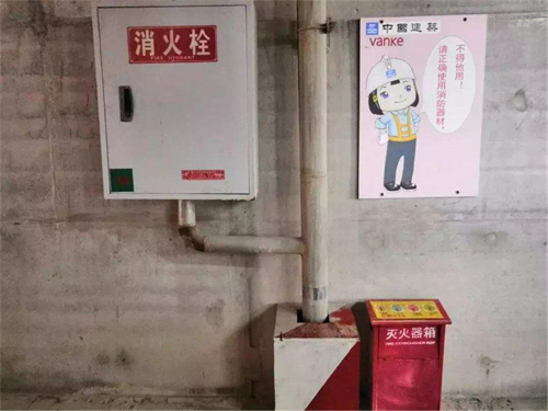 买门面房内有消防栓是正常吗?门面房50多平方(图1) 买门面房内有消防栓是正常吗?门面房50多平方(图1)