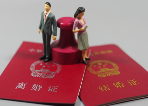 离婚协议书欠钱几年失效 离婚协议书欠款到期对方不给怎么办(图1) 离婚协议书欠钱几年失效 离婚协议书欠款到期对方不给怎么办(图1)