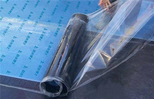 自粘卷材怎样施工方法 自粘防水卷材铺设要注意什么(图3) 自粘卷材怎样施工方法 自粘防水卷材铺设要注意什么(图3)