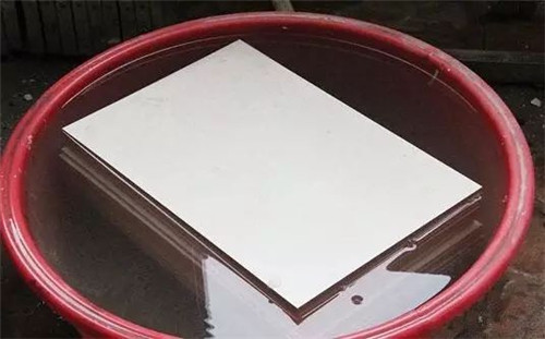 怎样贴瓷砖 贴瓷砖需要注意什么(图1) 怎样贴瓷砖 贴瓷砖需要注意什么(图1)