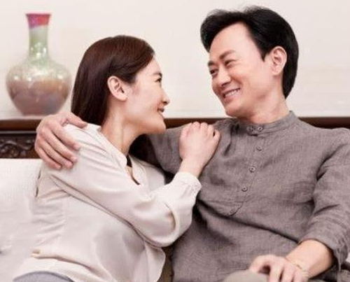 父亲出轨了作为女儿应该怎么办 父亲出轨如何安慰母亲(图3) 父亲出轨了作为女儿应该怎么办 父亲出轨如何安慰母亲(图3)