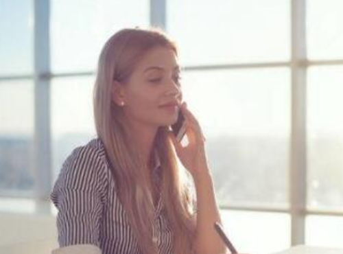 女生说下班了怎么回复 女生主动说她下班了是什么意思(图1) 女生说下班了怎么回复 女生主动说她下班了是什么意思(图1)