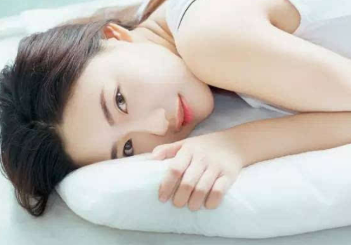 老公存别的女人照片是为什么 发现老公手机存异性照片怎么办(图1) 老公存别的女人照片是为什么 发现老公手机存异性照片怎么办(图1)