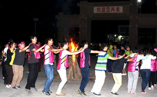 房山十渡拓展训练+孤山寨景区穿越两天团建活动方案